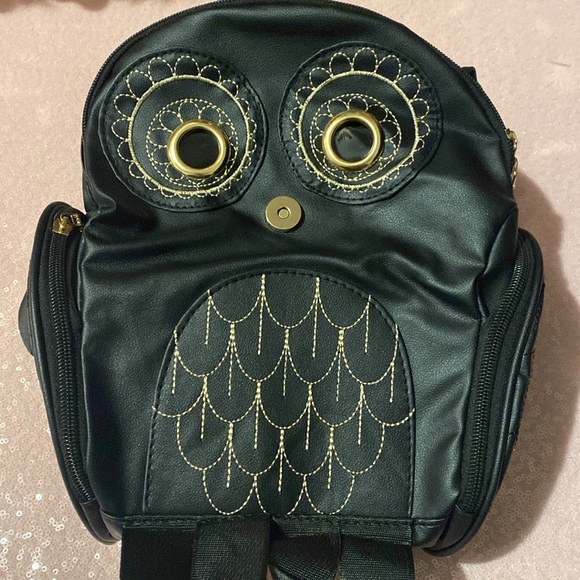 Black and gold color owl small backpack #010 - Picture 10 of 11